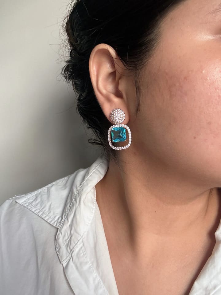 Jane – Aqua Halo Cushion Drops