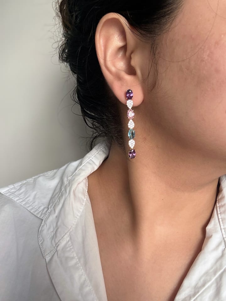 Stella – Multi-Gem Cascade Drops