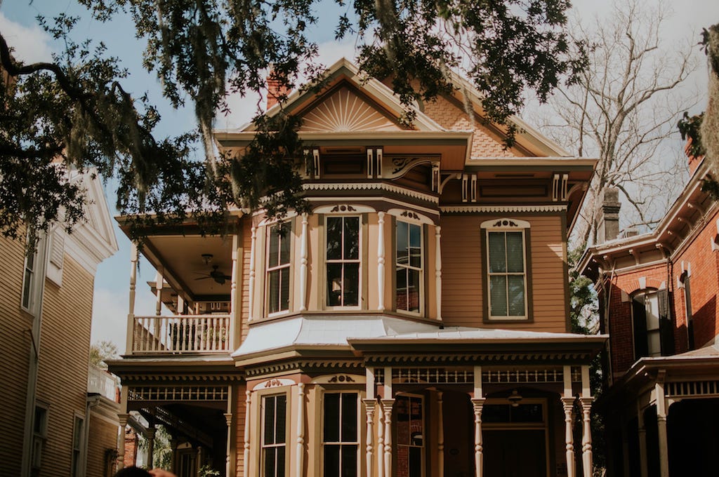 Photo of a Victorian single-family home used as featured artwork for interview piece with Sohin Shah of Instalend. Photo via Jessica Furtney on Unsplash