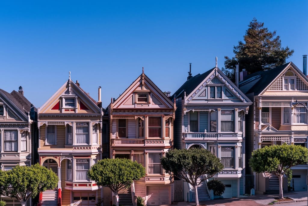 Photo of row of classic victorian houses in san francisco to illustrate post about 2017 ultimate guide to real estate crowdfunding for non-accredited investors