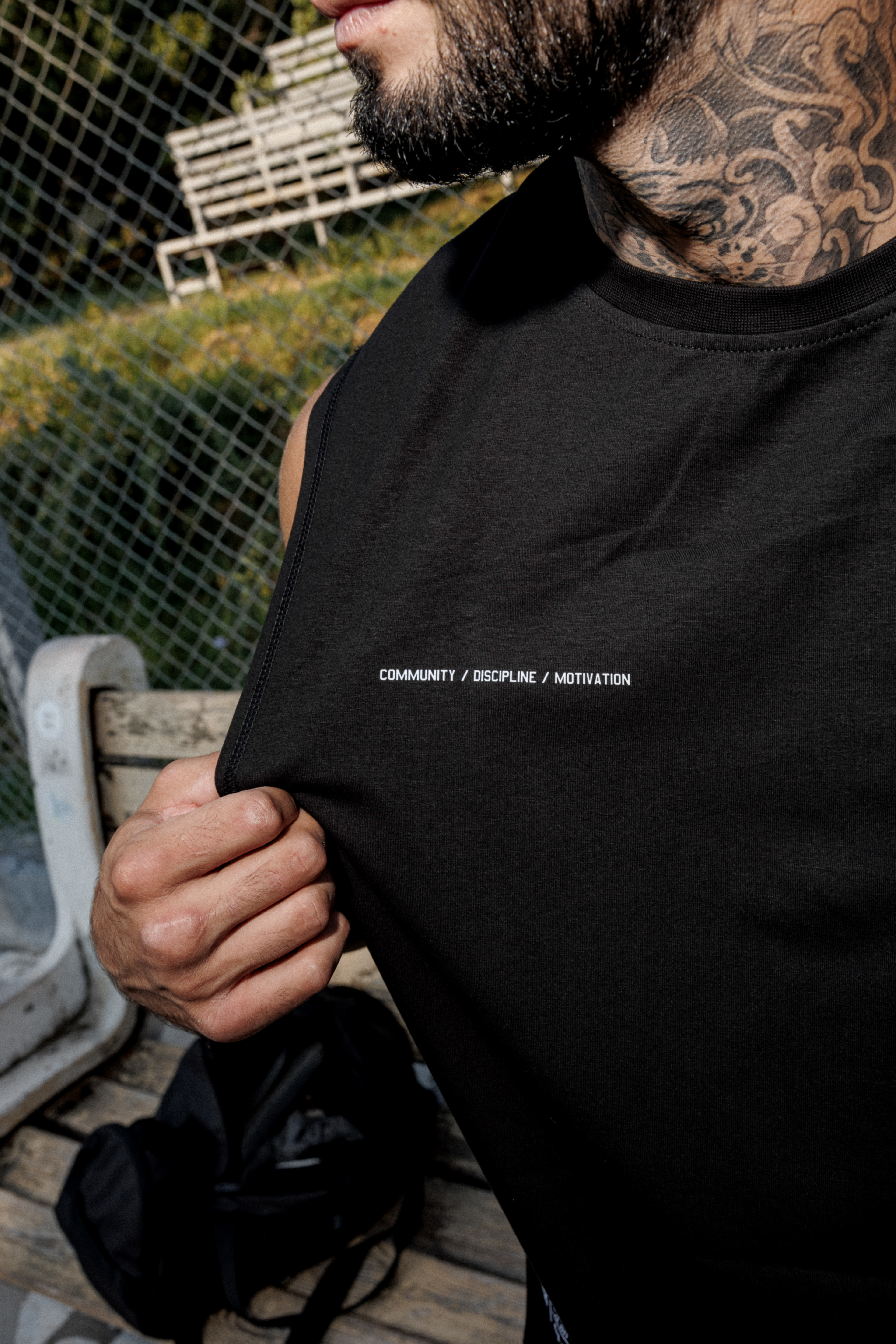 Безрукавка «CREW» 7