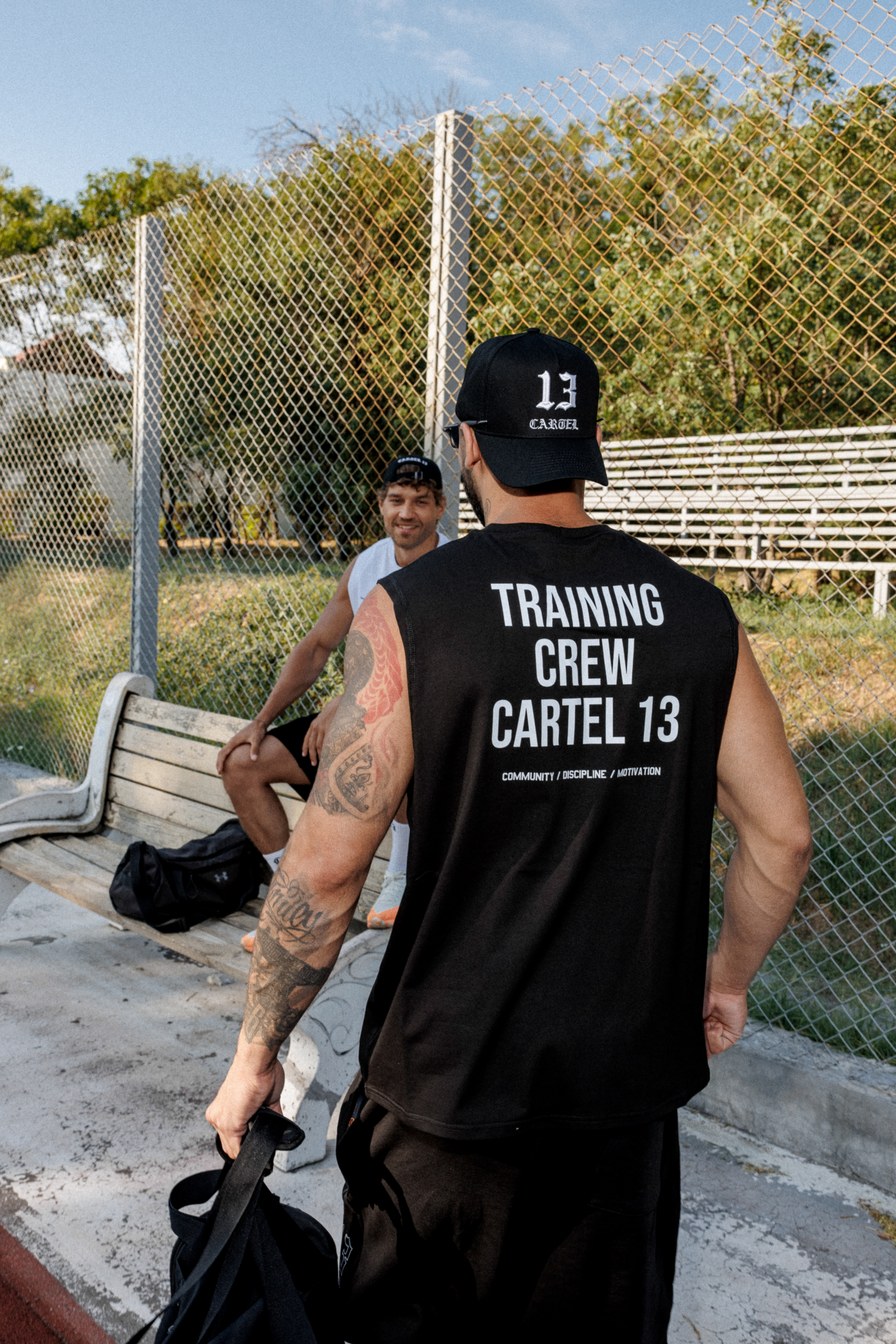 Безрукавка «CREW» 3