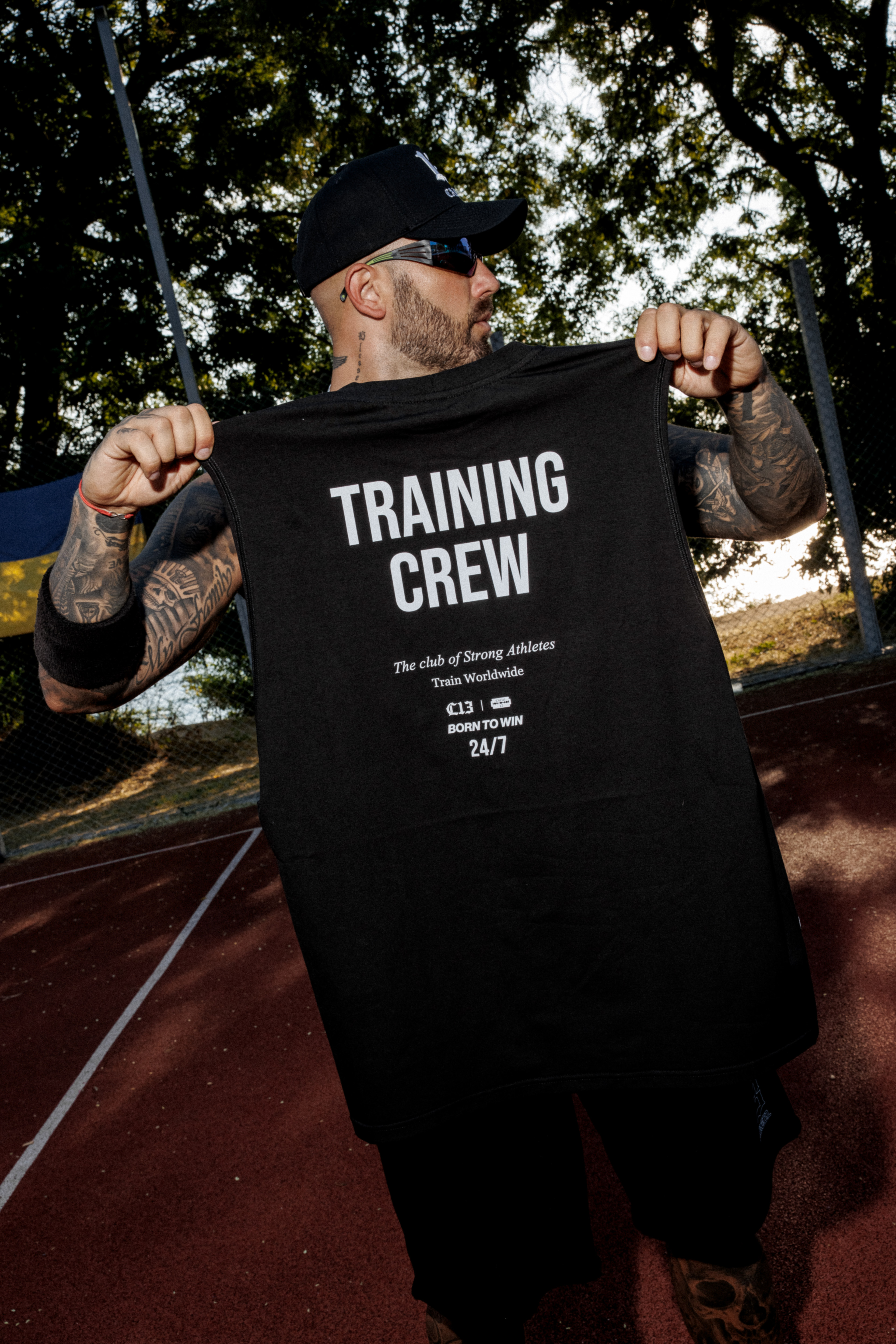 Безрукавка «Be strong» 8