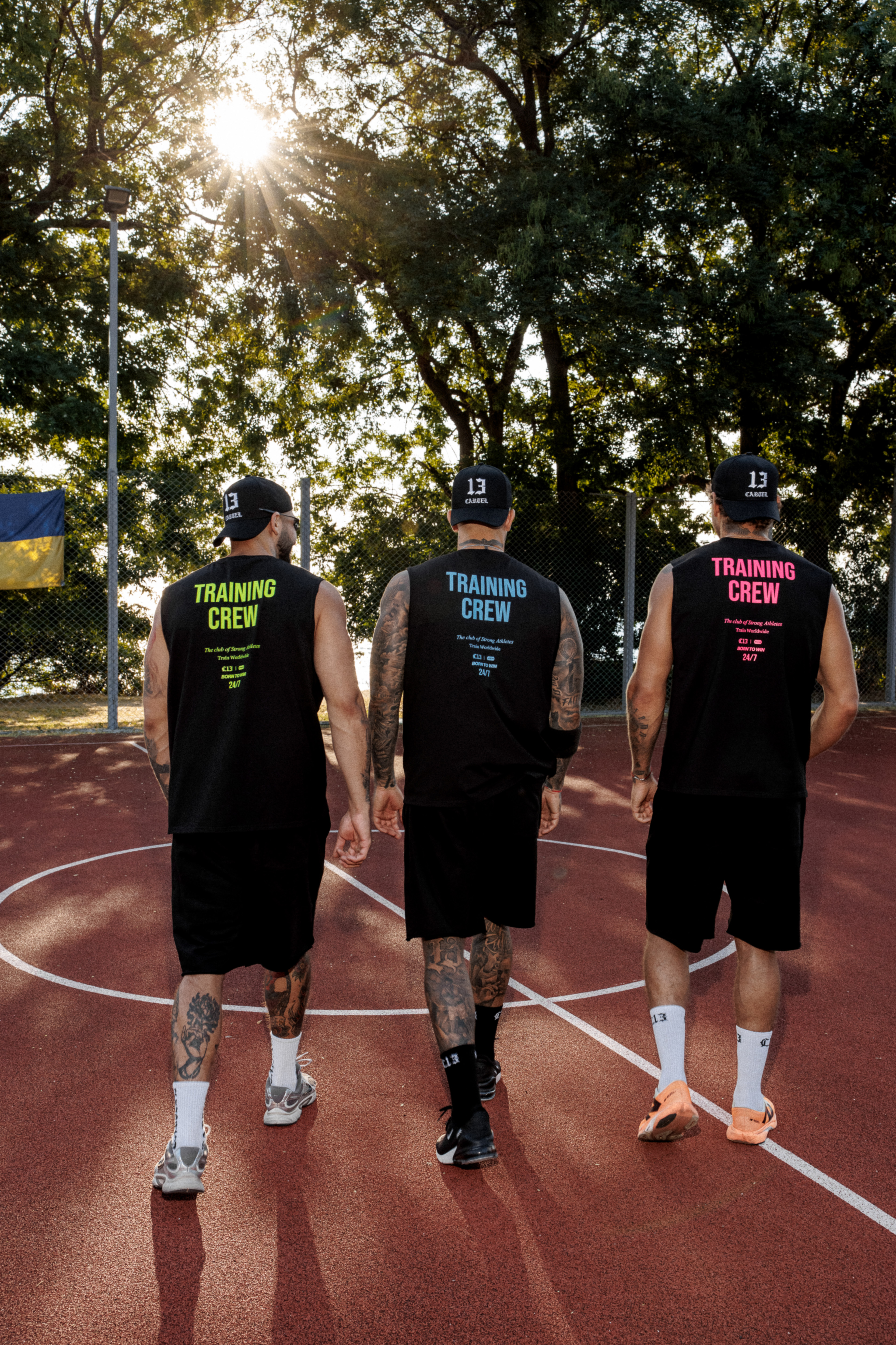 Безрукавка «Be strong» 2