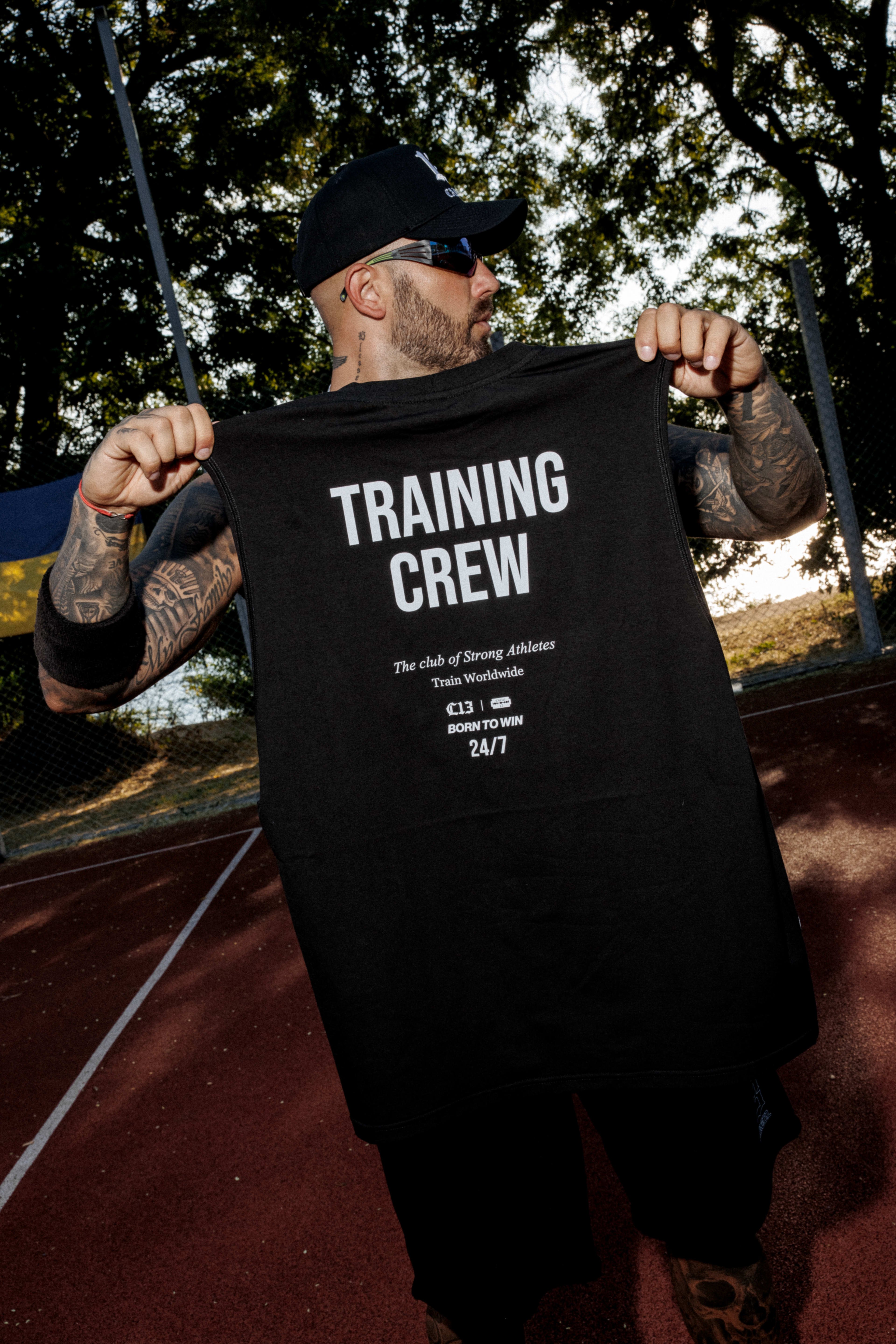 Безрукавка «Be strong» 8