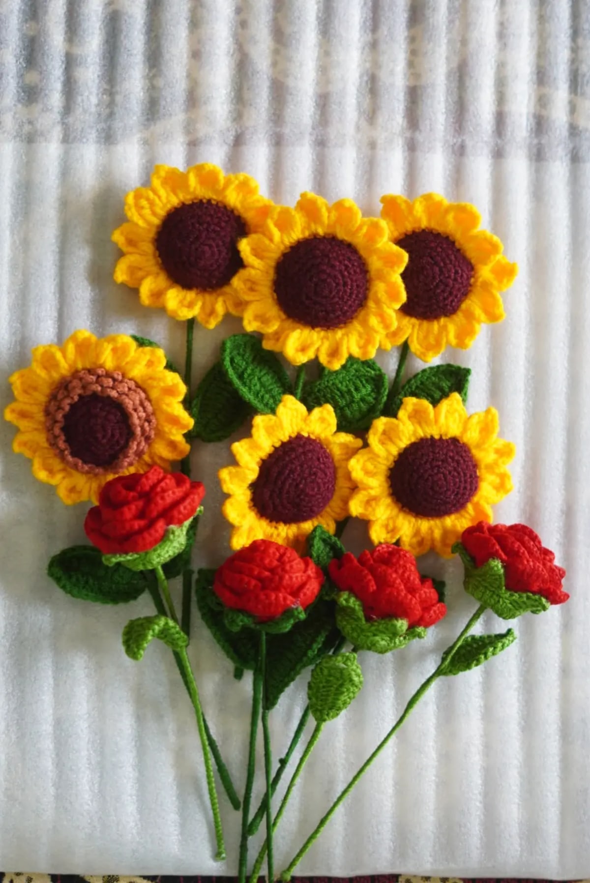Crochet Lotus Gold Bouquet — image 1