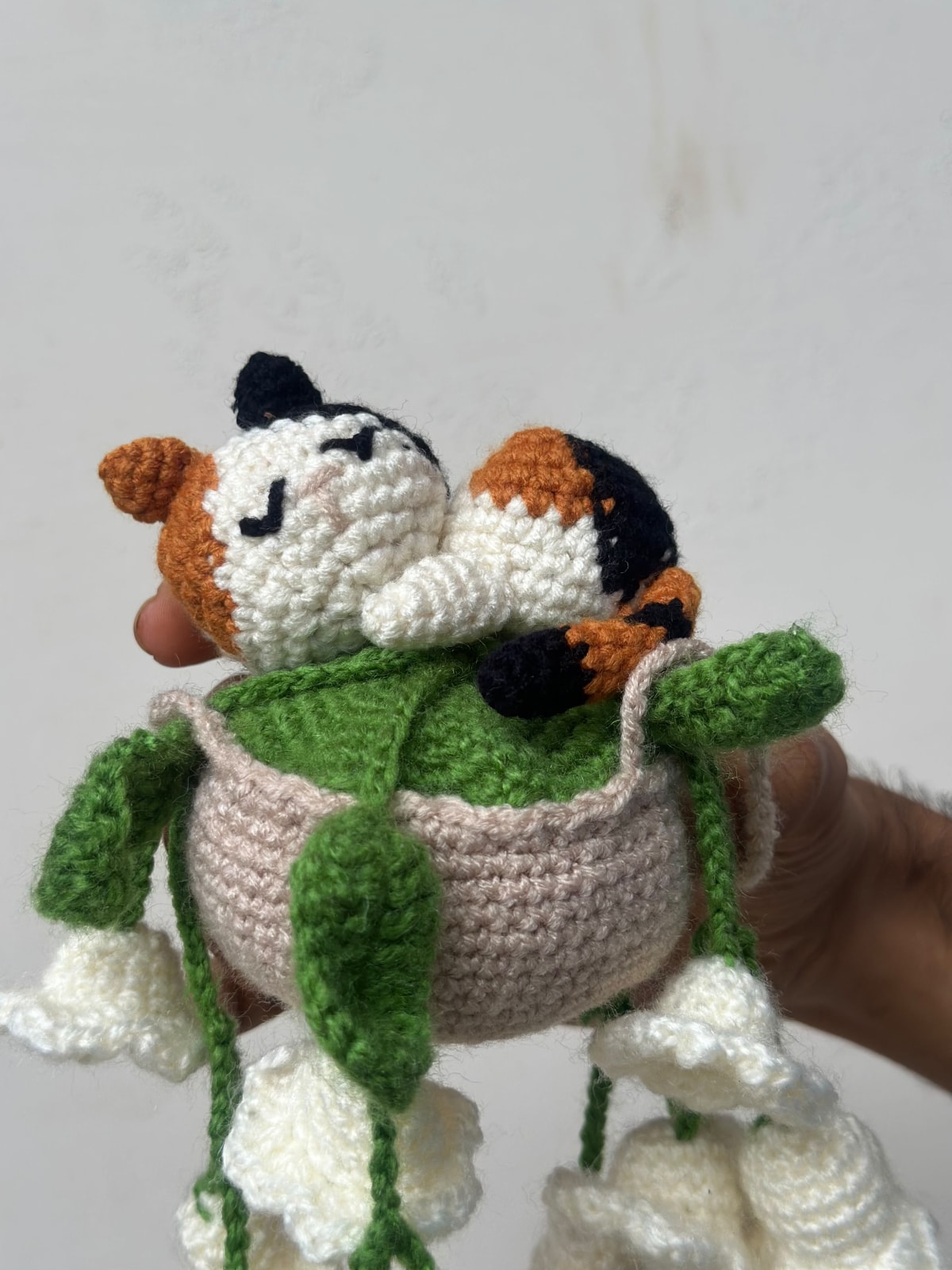 Crochet Sleeping Cat Pot — image 6