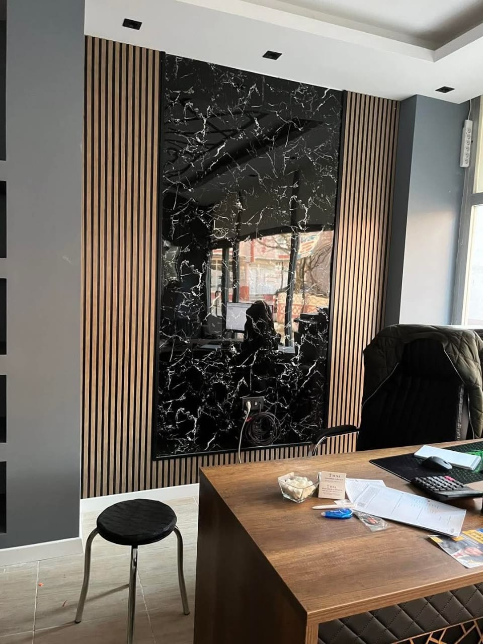 UV Marble Sheet by Labith Interno