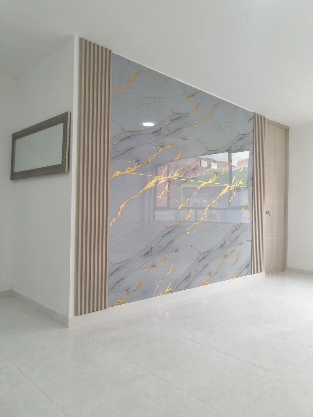 UV Marble Sheet by Labith Interno