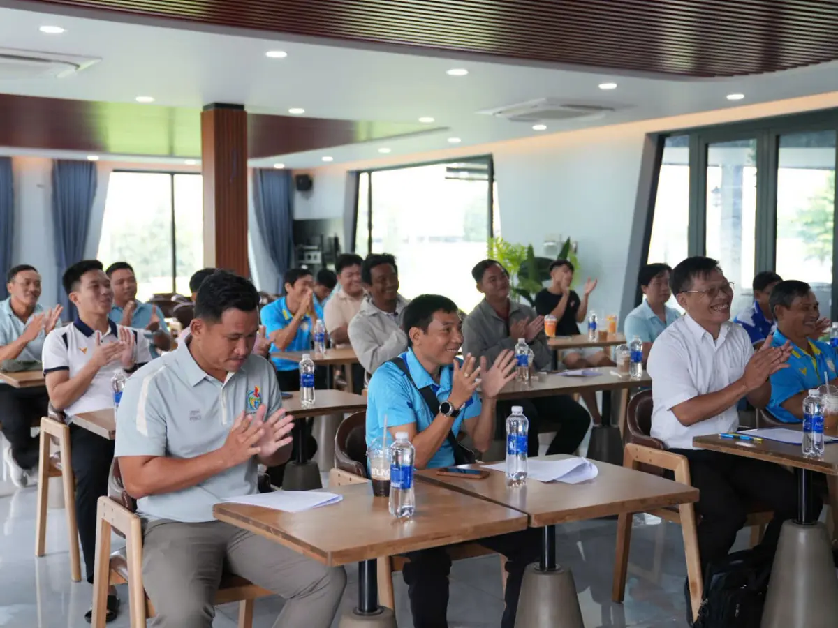 HÌNH ẢNH BUỔI HỌP MẶT BỐC THĂM CHIA BẢNG TRƯỚC THỀM BÓNG LĂN