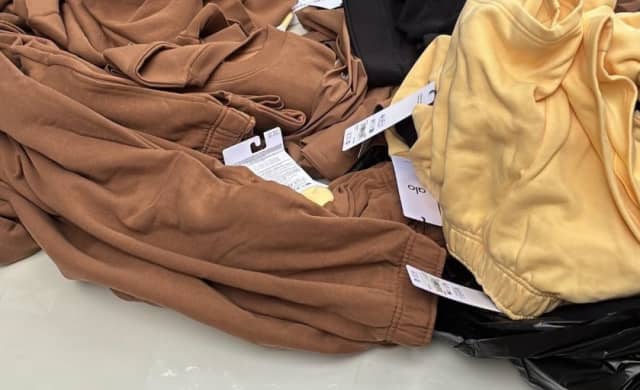 Chicago, IL Theft: $2,100 in Alo Merchandise Allegedly Stolen