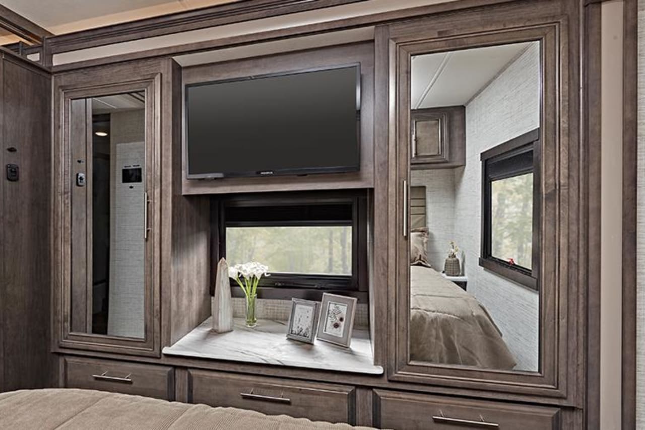 Vision XL wardrobe