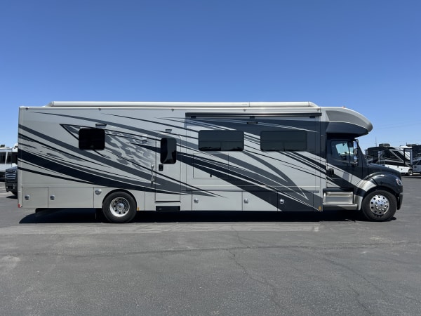 2026 REV Renegade VERONA LE 40LRB | La Mesa RV | RecVan