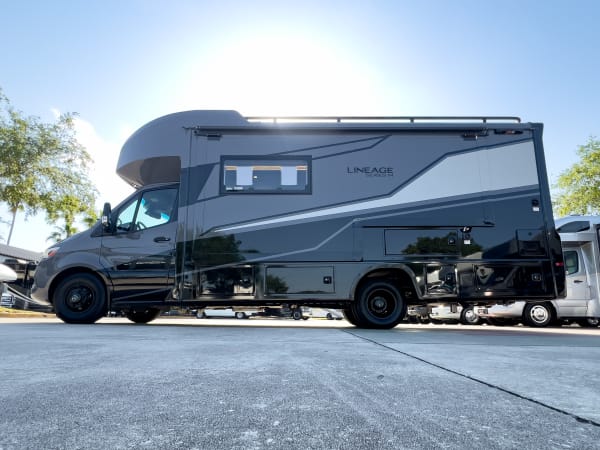 2026 Grand Design LINEAGE SERIES M 25FW FBP | La Mesa RV | RecVan