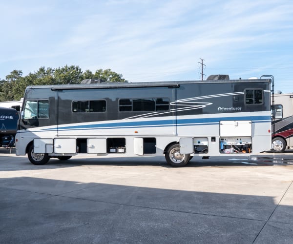 2021 Winnebago ADVENTURER WFF35F | La Mesa RV | RecVan