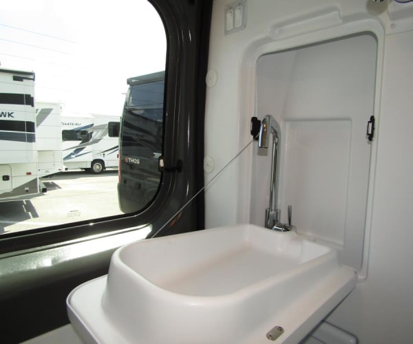 2026 Thor Motor Coach RIZE 18M | La Mesa RV | RecVan