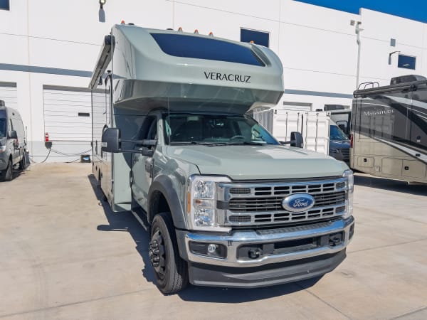 (Sold) 2026 REV Renegade VERACRUZ 30VRM - Image:1
