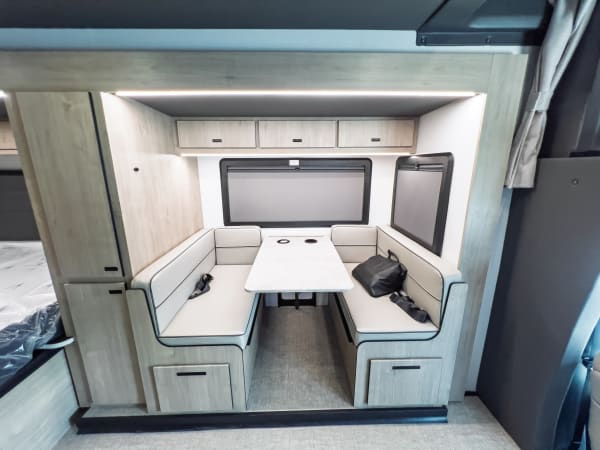 2027 Grand Design LINEAGE SERIES M 25FW FBP - Image:7