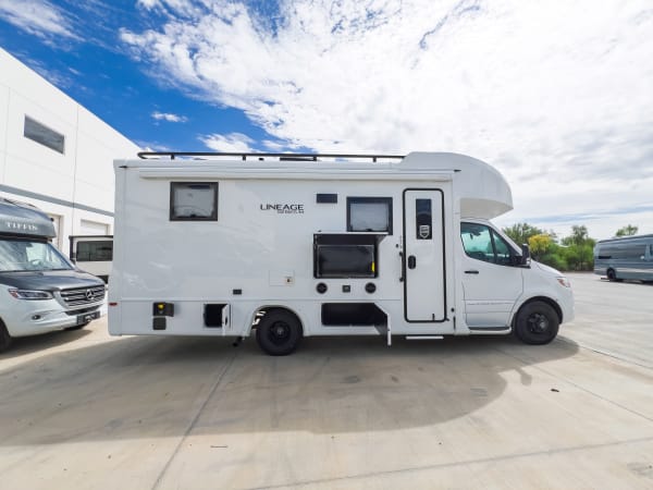 2027 Grand Design LINEAGE SERIES M 25FW FBP - Image:18