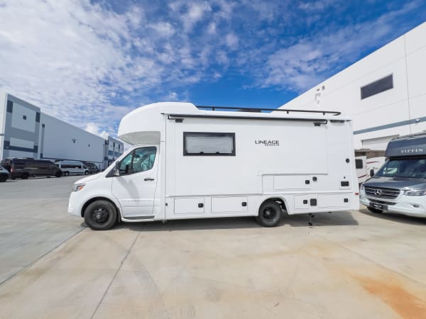 2027 Grand Design LINEAGE SERIES M 25FW FBP - Image:22
