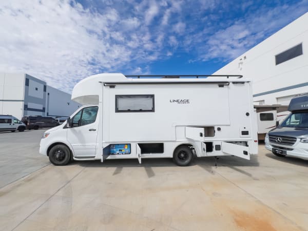 2027 Grand Design LINEAGE SERIES M 25FW FBP - Image:23