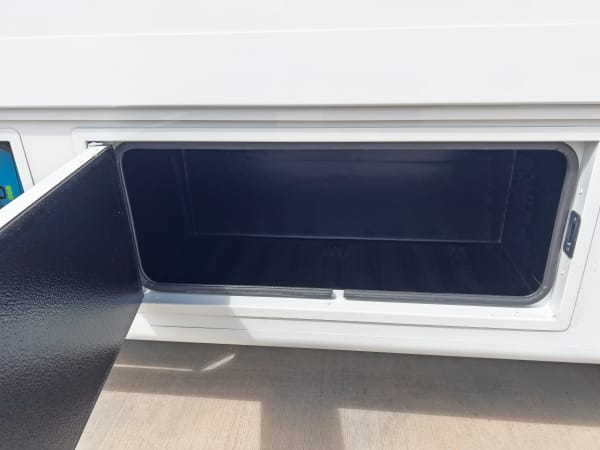 2027 Grand Design LINEAGE SERIES M 25FW FBP - Image:25