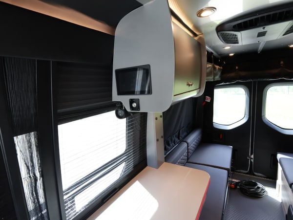 2025 Airstream INTERSTATE AWD 19X AWD - Image:11