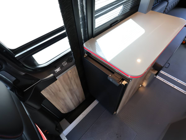 2025 Airstream INTERSTATE AWD 19X AWD - Image:12