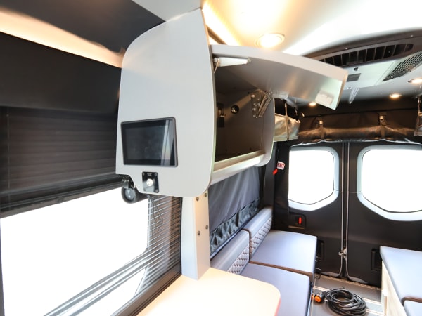 2025 Airstream INTERSTATE AWD 19X AWD - Image:14