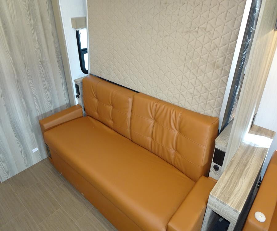 2026 Winnebago NAVION — photo 8 view