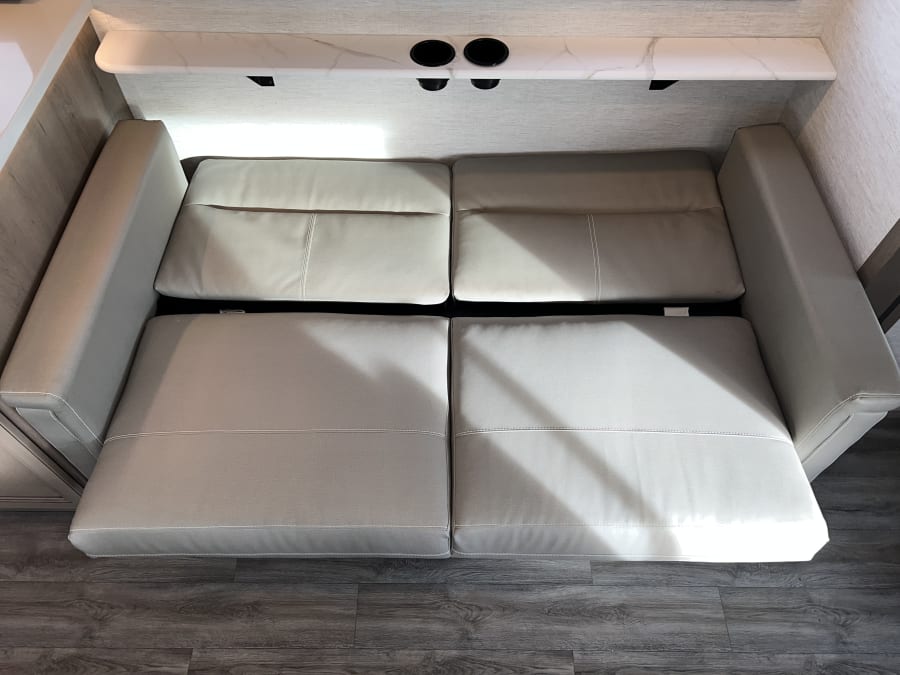 2026 Thor Motor Coach ACE — photo 8 view