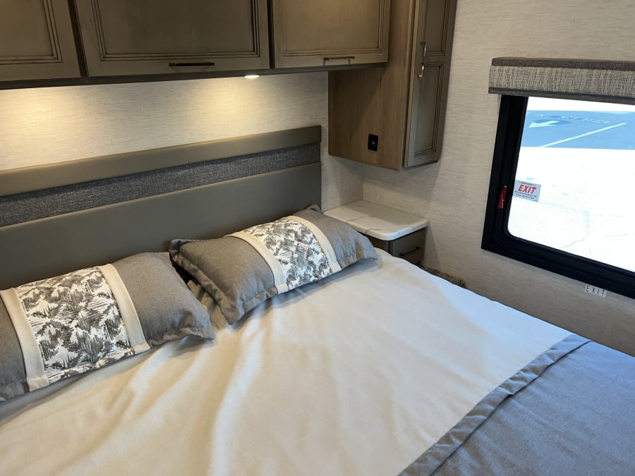 2026 Thor Motor Coach ACE — photo 24 view