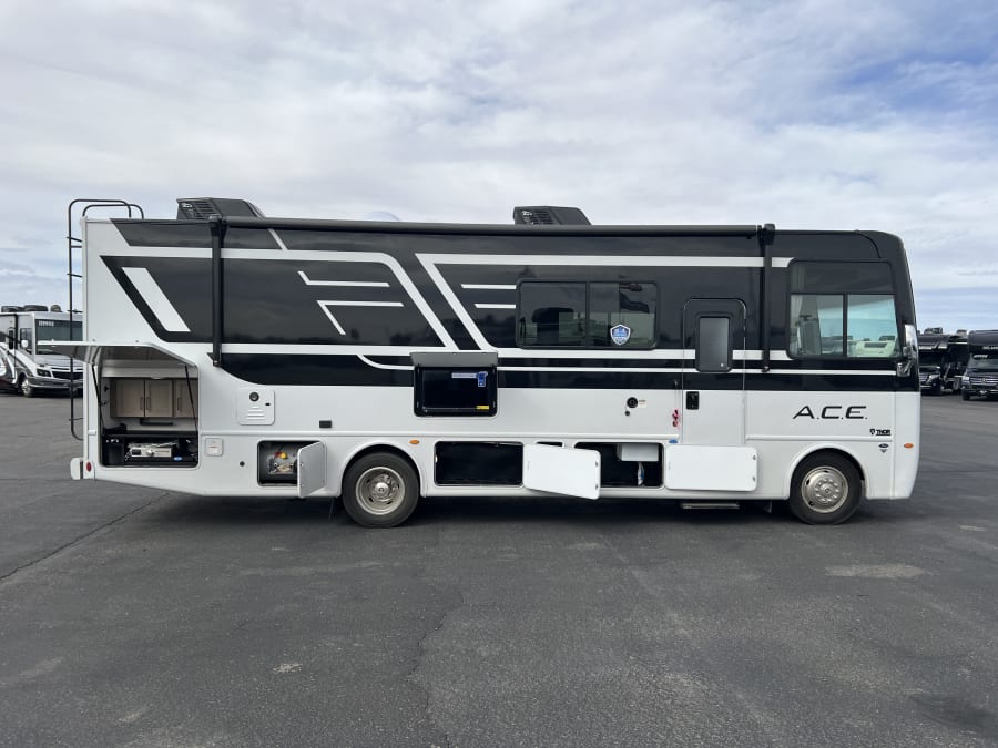 2026 Thor Motor Coach ACE — photo 27 view