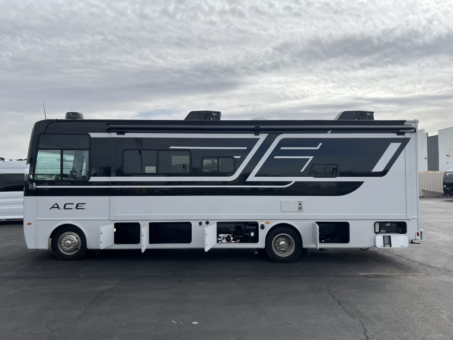 2026 Thor Motor Coach ACE — photo 29 view