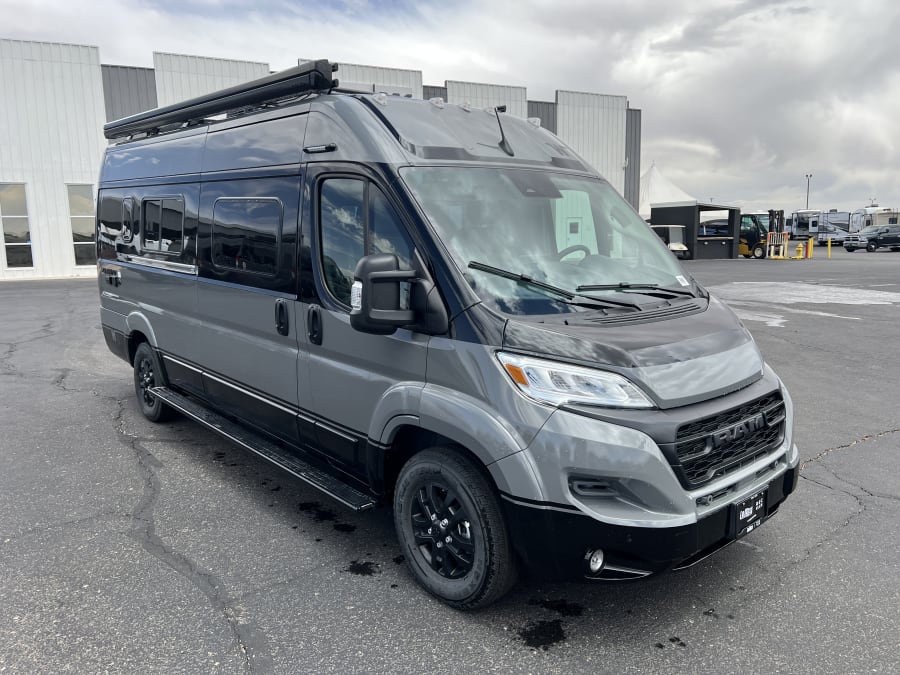 2027 Winnebago TRAVATO