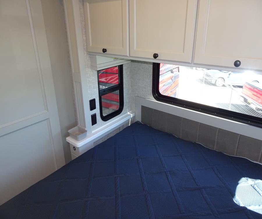 2025 Tiffin ALLEGRO BAY — photo 26 view