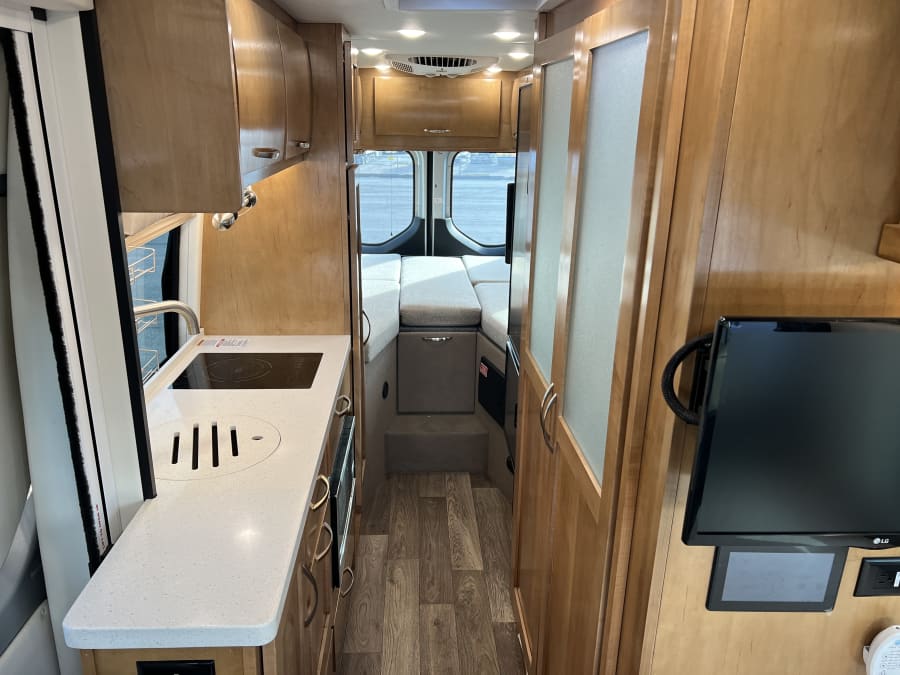 2020 Coachmen GALLERIA — interior view