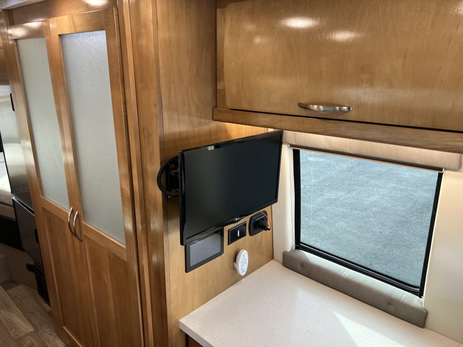 2020 Coachmen GALLERIA — detail view