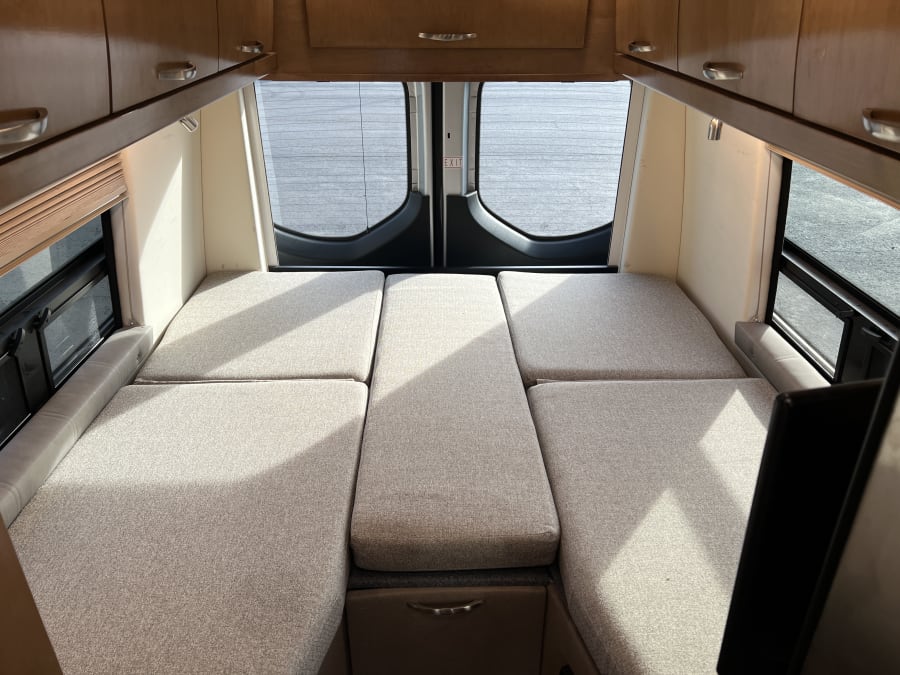 2020 Coachmen GALLERIA — photo 15 view