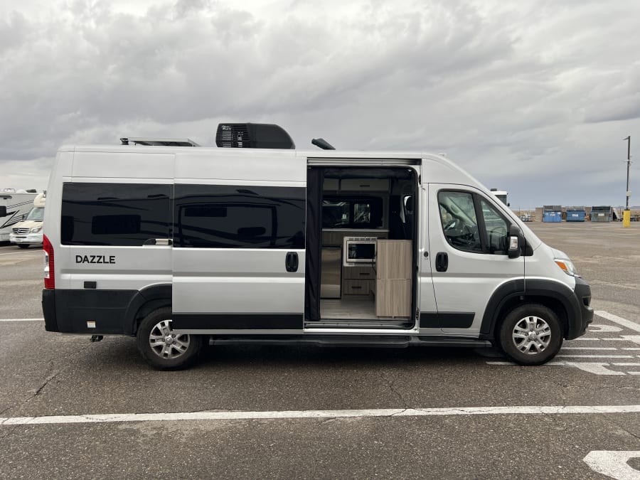 2024 Thor Motor Coach DAZZLE — photo 20 view