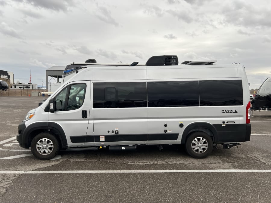 2024 Thor Motor Coach DAZZLE — photo 21 view