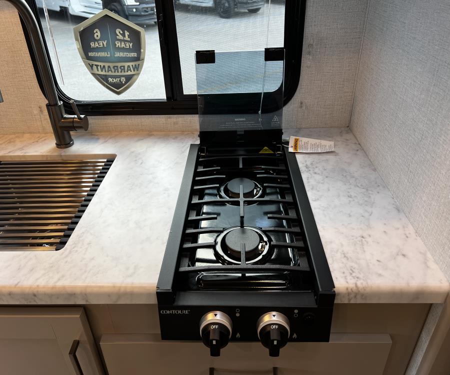 2026 Thor Motor Coach CHATEAU — photo 10 view