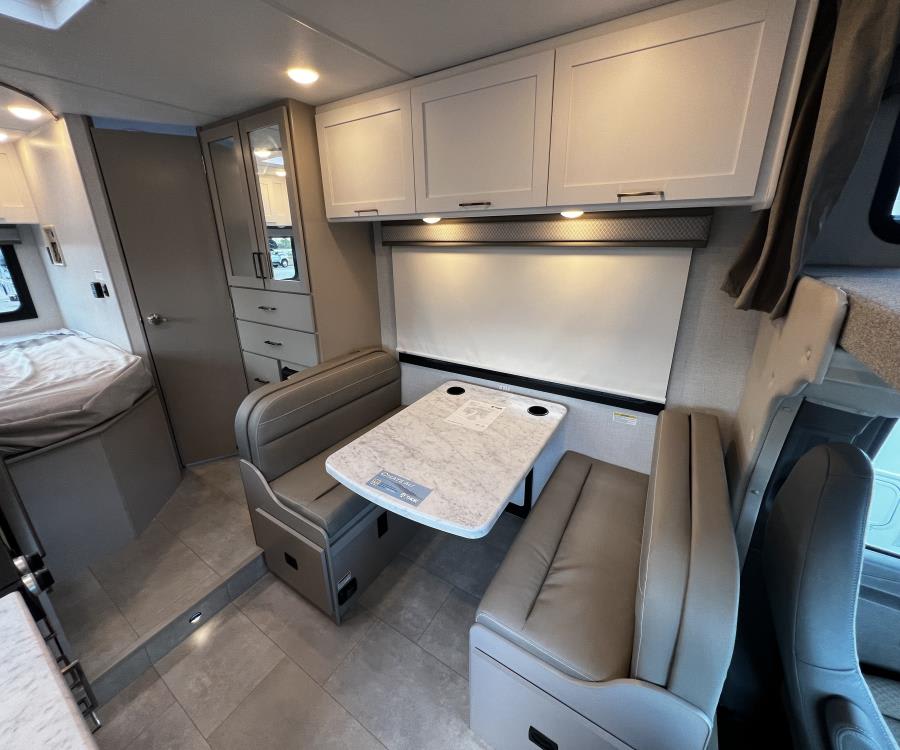 2026 Thor Motor Coach CHATEAU — photo 13 view