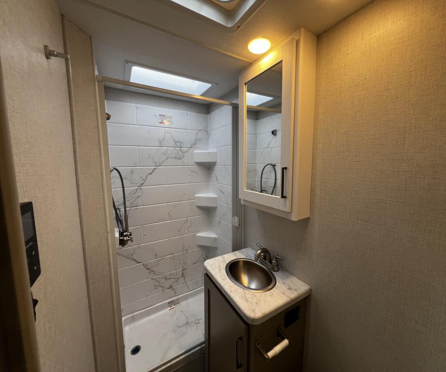 2026 Thor Motor Coach CHATEAU — photo 20 view