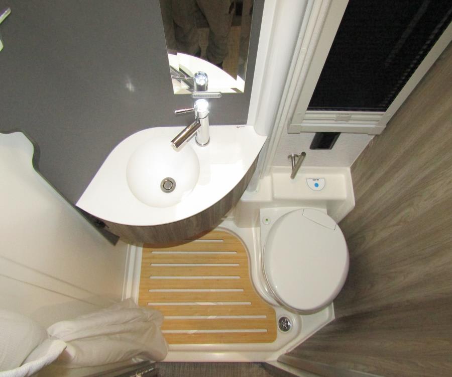 2026 Winnebago EKKO — photo 11 view
