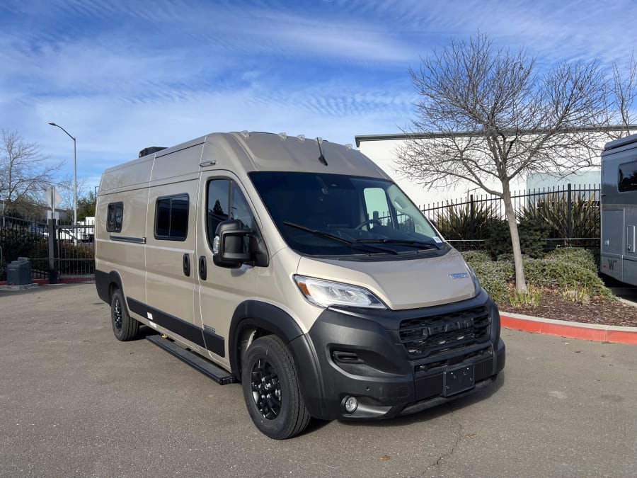 2026 Winnebago SOLIS