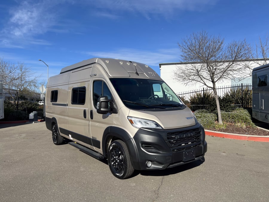 2026 Winnebago SOLIS