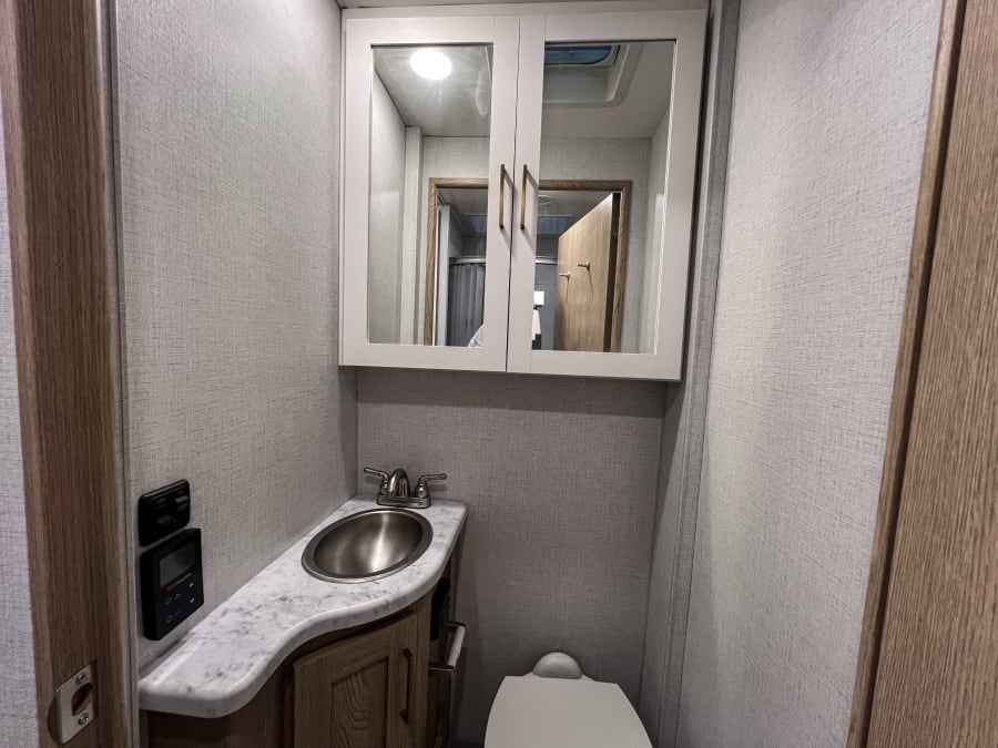 2026 Thor Motor Coach CHATEAU SPRINTER — photo 14 view