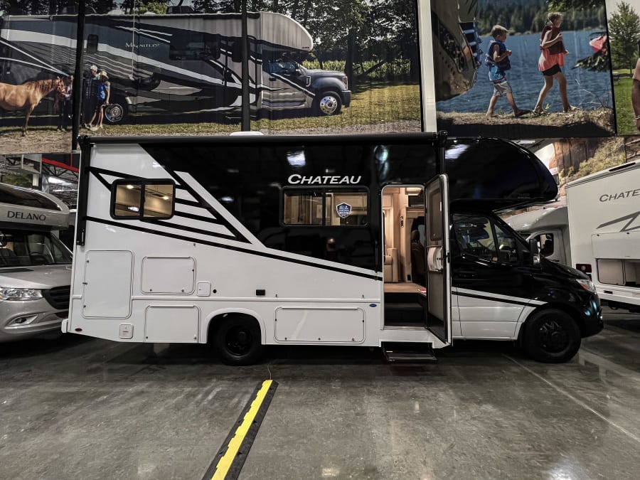 2026 Thor Motor Coach CHATEAU SPRINTER — photo 19 view