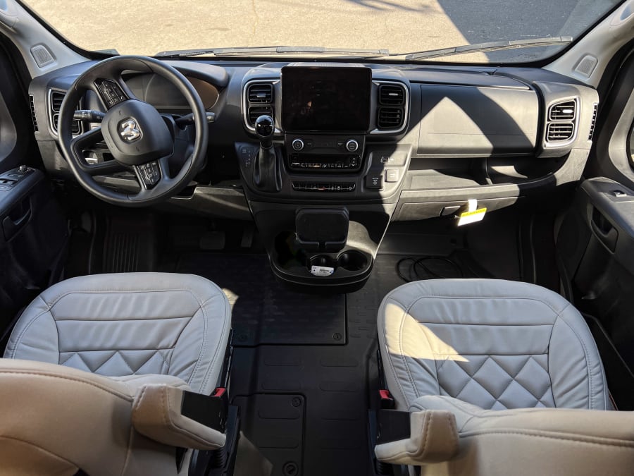 2026 Thor Motor Coach TELLARO — side profile view